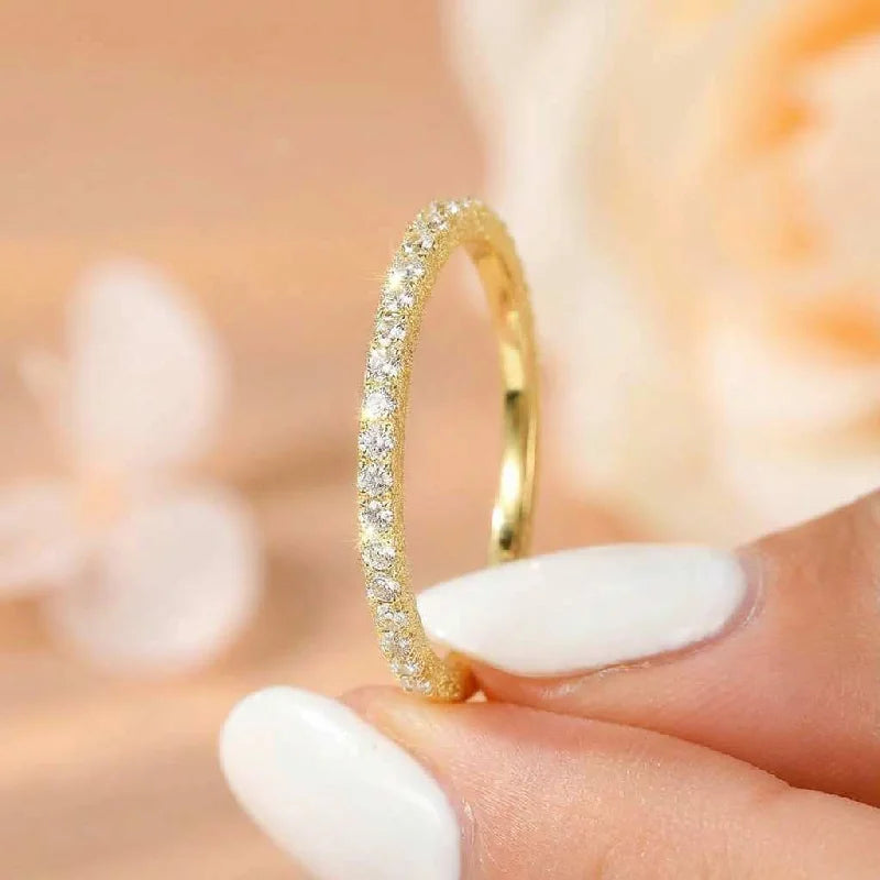 Elegant Glow Ring – Minimal Luxury for Everyday ✨