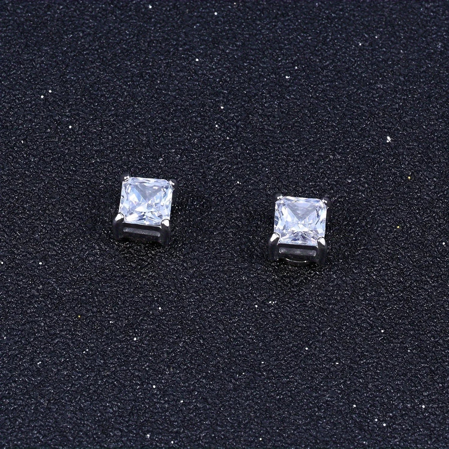 GlowClip Studs 💎🖤