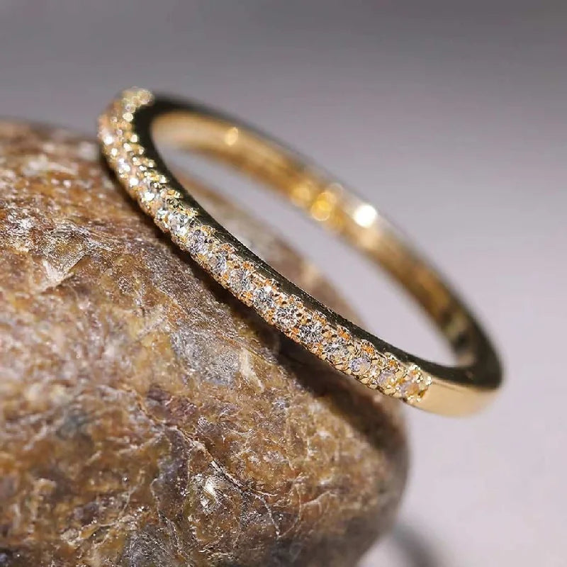 Elegant Glow Ring – Minimal Luxury for Everyday ✨