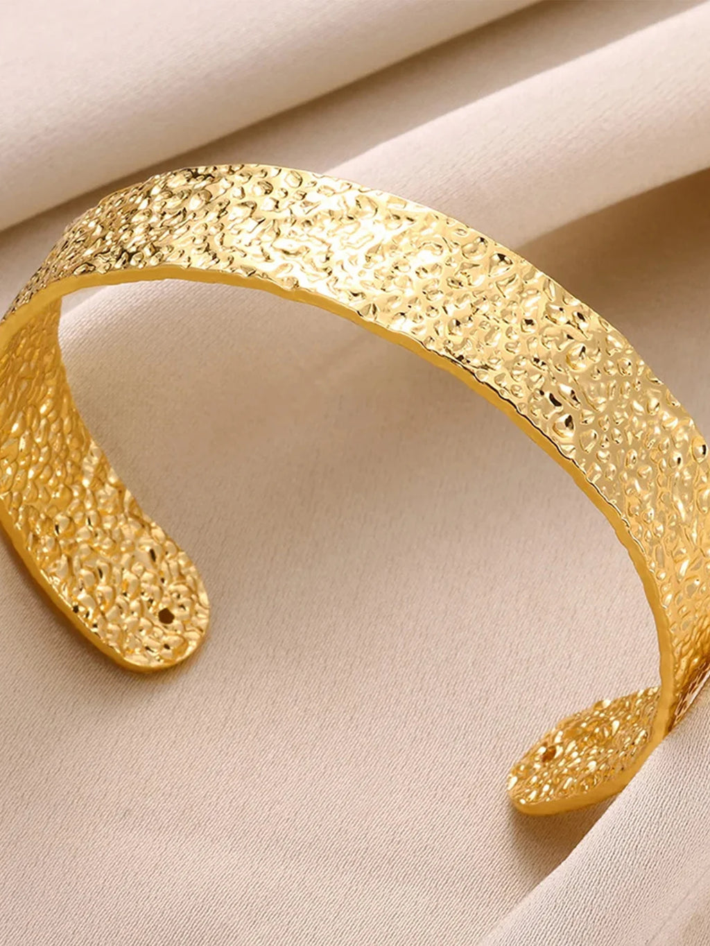 Ziva Cuff