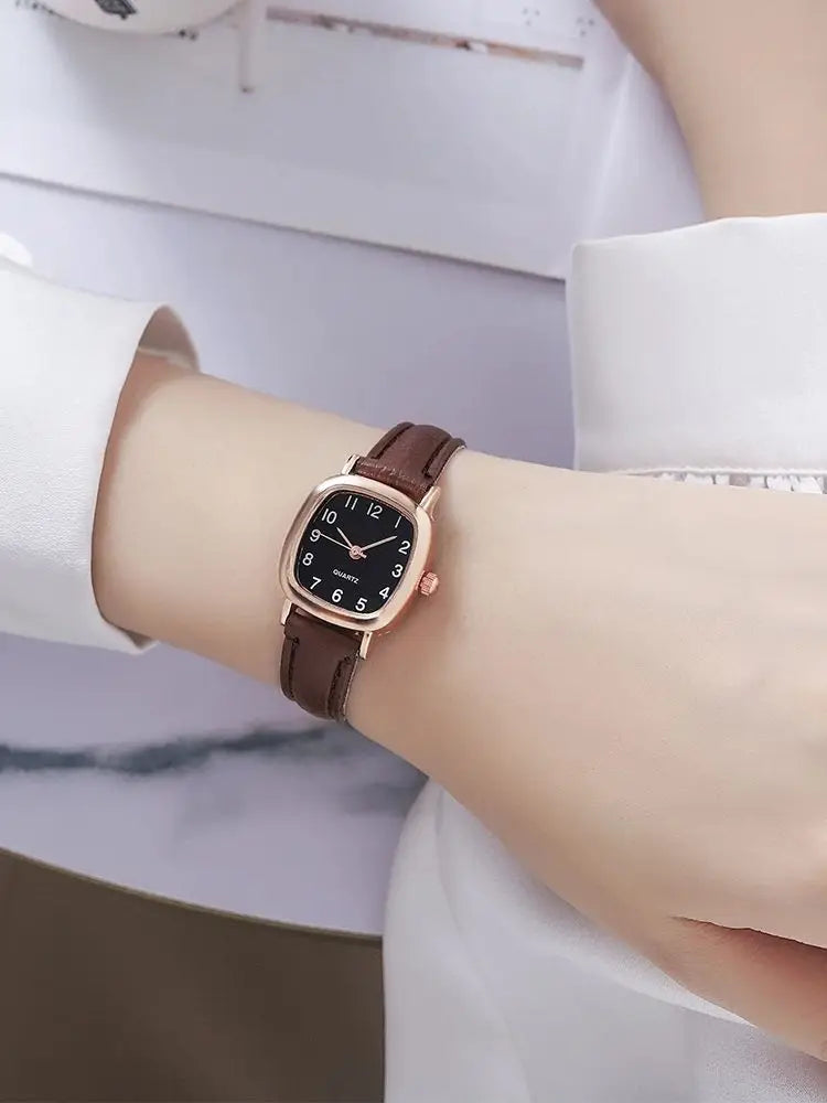 Luna Arabic Watch