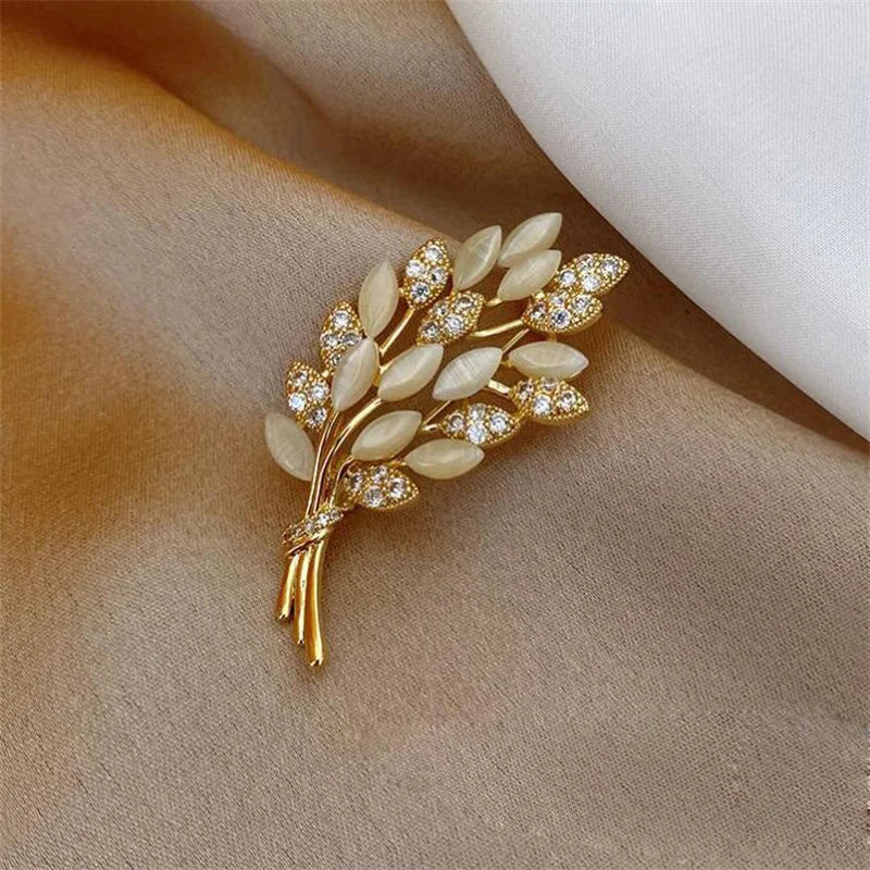 Golden Tulip Brooch 🌷✨