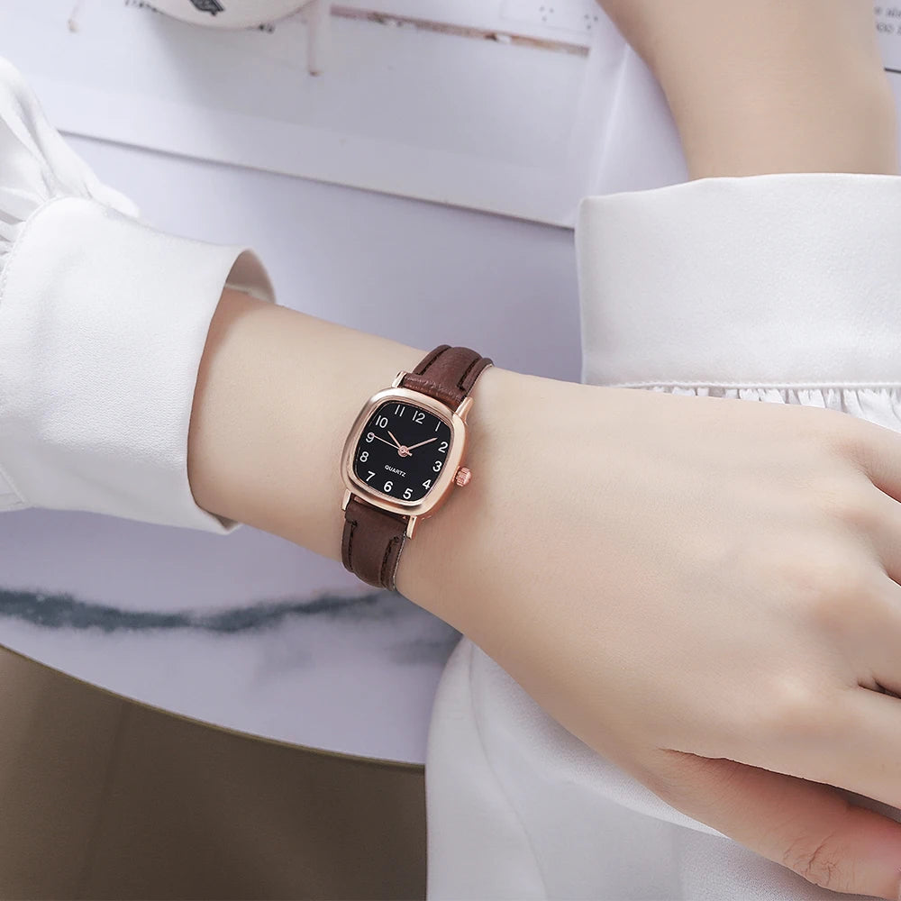 Luna Arabic Watch