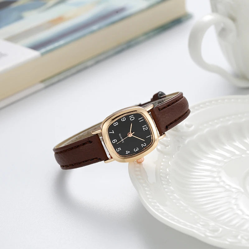 Luna Arabic Watch