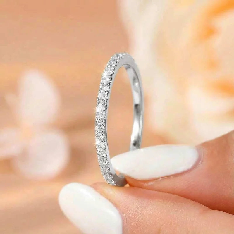 Elegant Glow Ring – Minimal Luxury for Everyday ✨